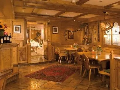 Hotel Bierwirt Innsbruck 4*,